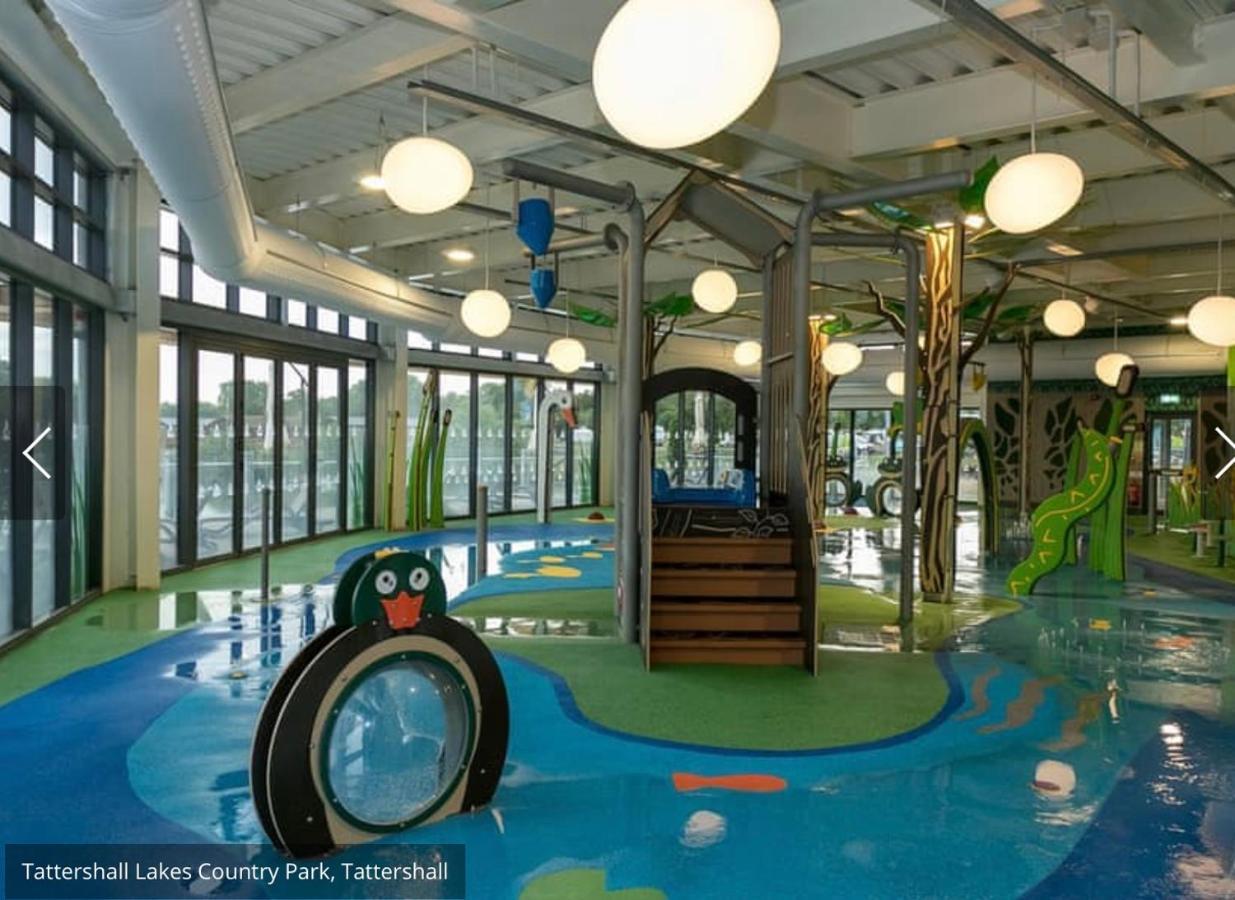 Holiday Home Breaks At Tattershall Lakes โคนิงส์บี ภายนอก รูปภาพ