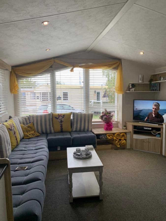 Holiday Home Breaks At Tattershall Lakes โคนิงส์บี ภายนอก รูปภาพ