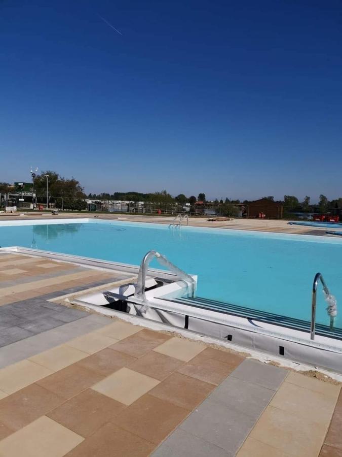Holiday Home Breaks At Tattershall Lakes โคนิงส์บี ภายนอก รูปภาพ