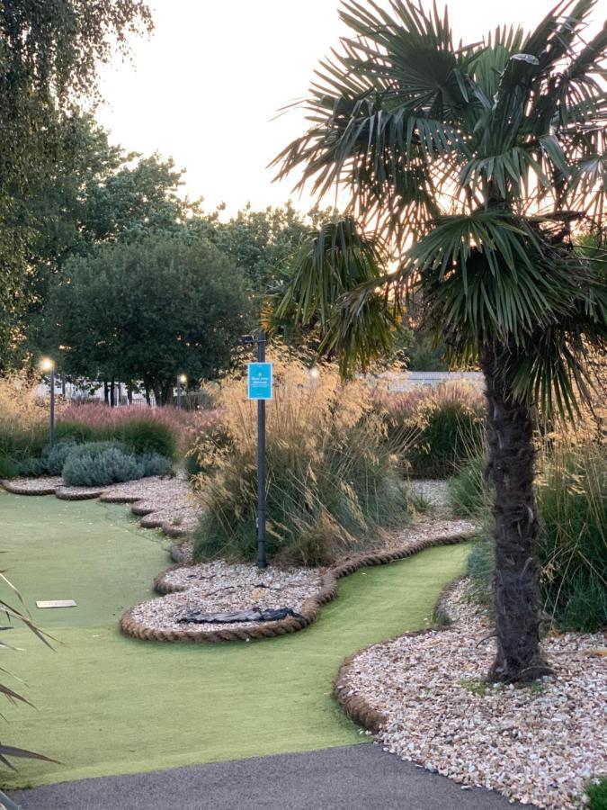 Holiday Home Breaks At Tattershall Lakes โคนิงส์บี ภายนอก รูปภาพ