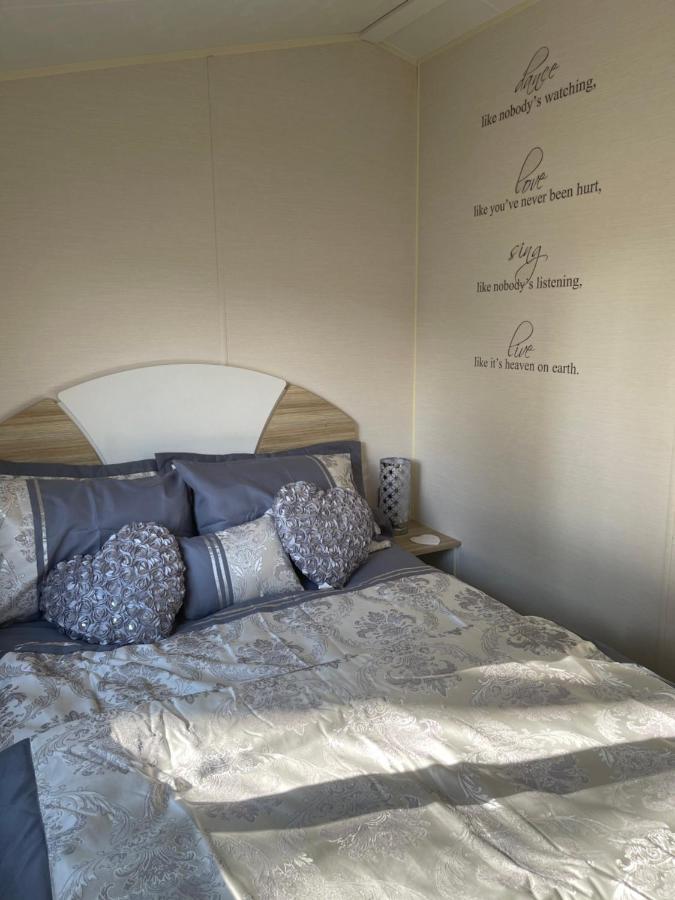 Holiday Home Breaks At Tattershall Lakes โคนิงส์บี ภายนอก รูปภาพ