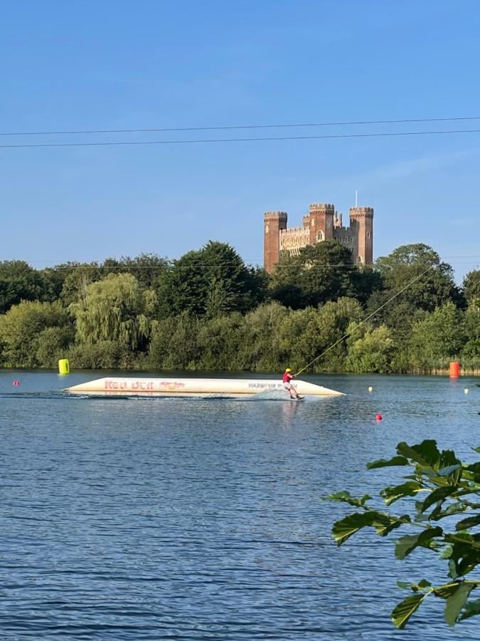 Holiday Home Breaks At Tattershall Lakes โคนิงส์บี ภายนอก รูปภาพ